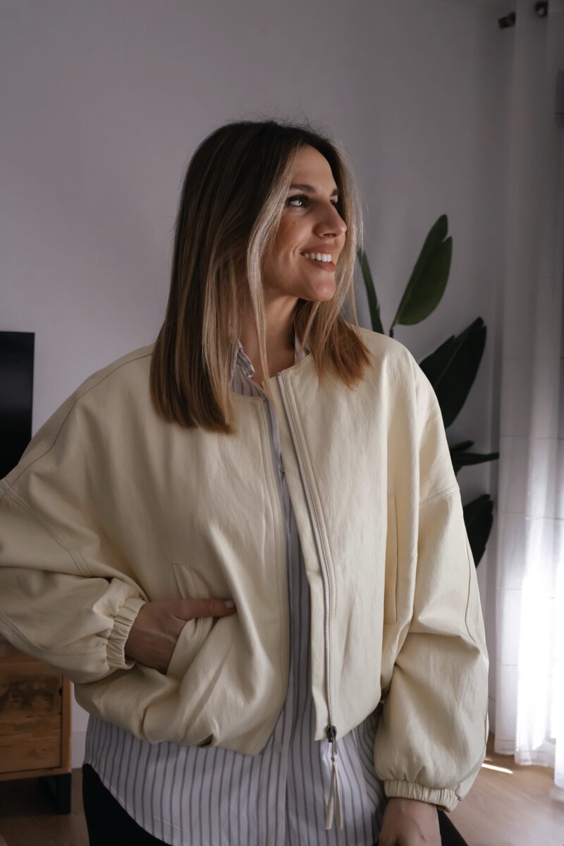 BOMBER POLIPIEL AMARILLO PASTEL