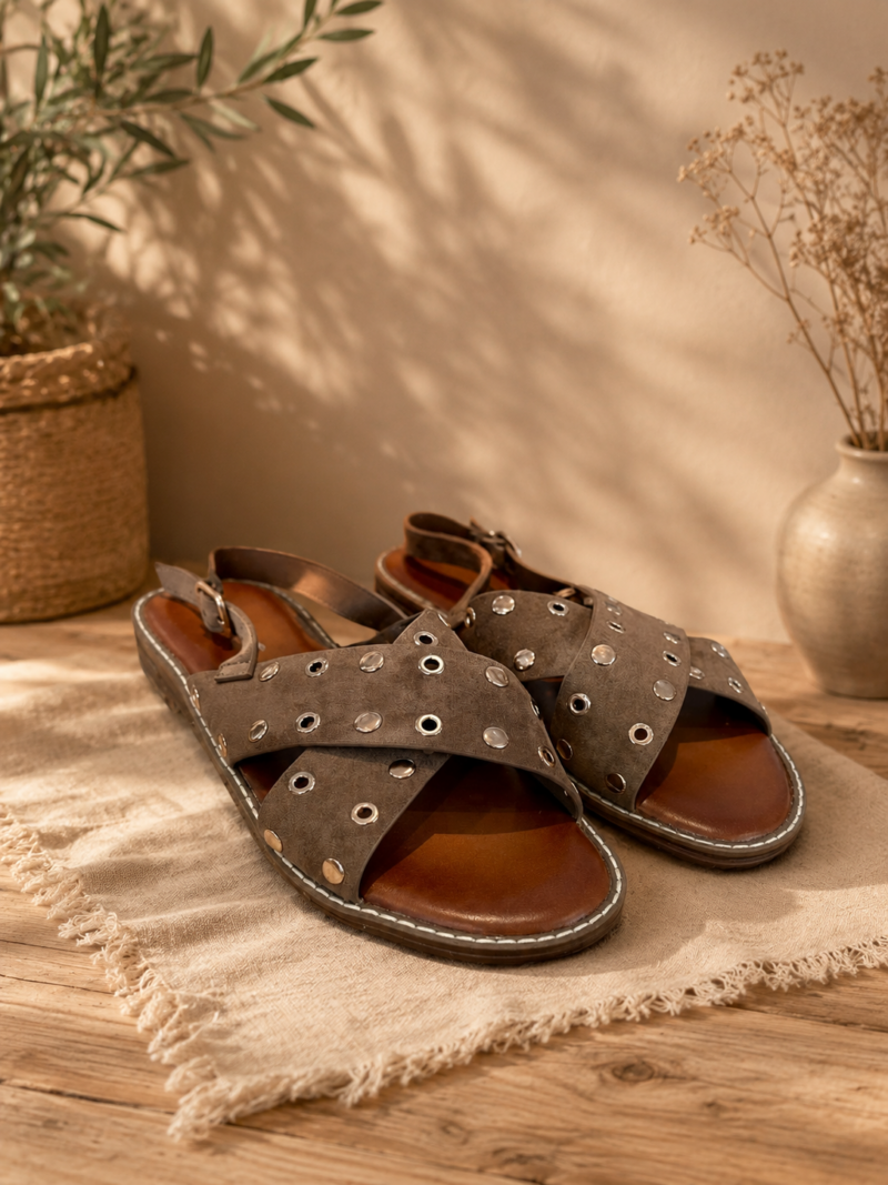 SANDALIAS TACHUELAS TOPO