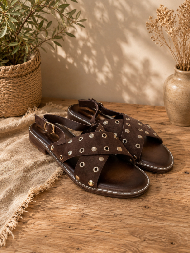 SANDALIAS TACHUELAS MARRONES